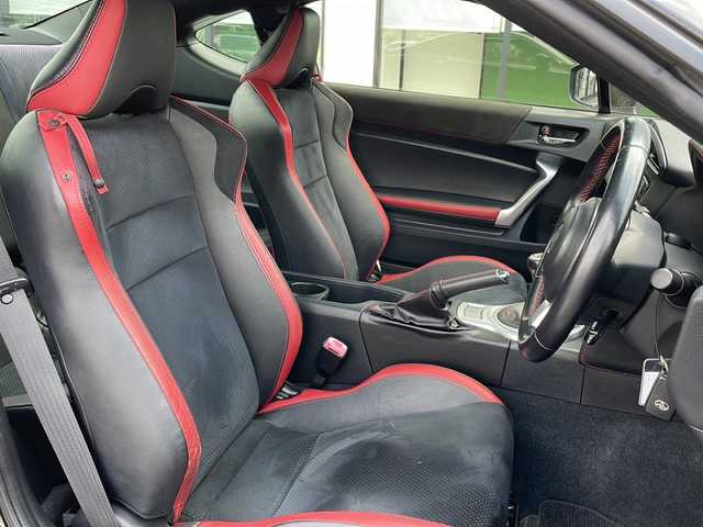 トヨタ ８６ GT リミテッド 岐阜県 2016(平28)年 3.7万km クリスタルブラックシリカ 登録時走行距離36404キロ/純正7インチナビ/フルセグ/バックモニター/ドライブレコーダー/純正フロアマット/純正AW/ハーフレザーシート/オートライト/LEDヘッドライト/エアバック＋サイド/リヤスポイラー/シートヒーター/クルーズコントロール/Bluetooth/ETC/車高調