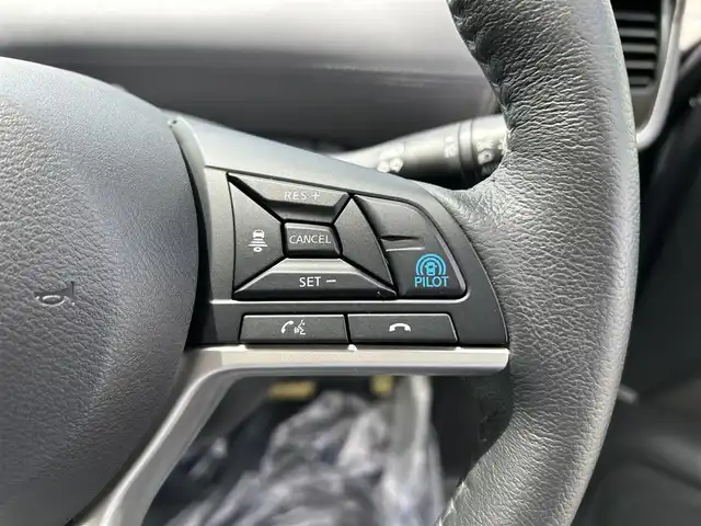 日産 セレナ e－パワー ハイウェイスター V 愛媛県 2020(令2)年 4.5万km ダークメタルグレー 純正7型ナビ/純正11型後席天吊モニター/両側電動スライド/左側ハンズフリースライド/プロパイロット/ブラインドスポットモニター/全周囲カメラ/純正ドライブレコーダー/前席温シート/ステアリングヒーター/ステアリングリモコン/電格ミラー/電動パーキングブレーキ/AutoHold/USB充電/LEDヘッドライト/純正ドアバイザー/現状サマー(純正AW)(195/65/R15)/DUNLOP ENASAVE RV505