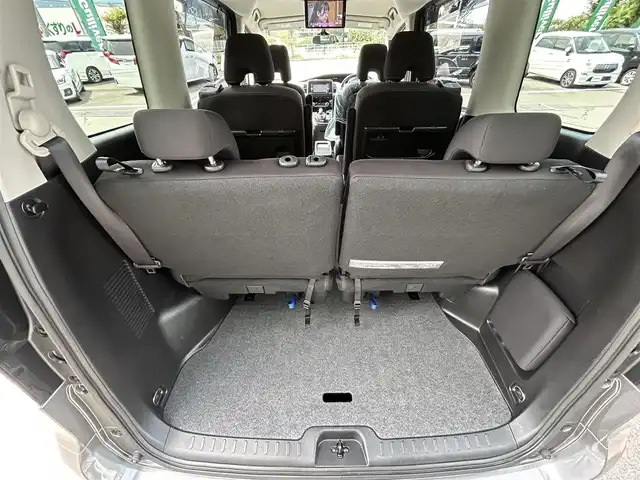 日産 セレナ e－パワー ハイウェイスター V 愛媛県 2020(令2)年 4.5万km ダークメタルグレー 純正7型ナビ/純正11型後席天吊モニター/両側電動スライド/左側ハンズフリースライド/プロパイロット/ブラインドスポットモニター/全周囲カメラ/純正ドライブレコーダー/前席温シート/ステアリングヒーター/ステアリングリモコン/電格ミラー/電動パーキングブレーキ/AutoHold/USB充電/LEDヘッドライト/純正ドアバイザー/現状サマー(純正AW)(195/65/R15)/DUNLOP ENASAVE RV505