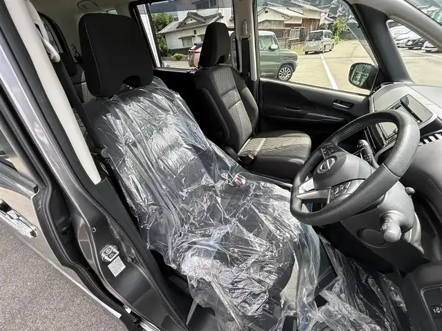 日産 セレナ e－パワー ハイウェイスター V 愛媛県 2020(令2)年 4.5万km ダークメタルグレー 純正7型ナビ/純正11型後席天吊モニター/両側電動スライド/左側ハンズフリースライド/プロパイロット/ブラインドスポットモニター/全周囲カメラ/純正ドライブレコーダー/前席温シート/ステアリングヒーター/ステアリングリモコン/電格ミラー/電動パーキングブレーキ/AutoHold/USB充電/LEDヘッドライト/純正ドアバイザー/現状サマー(純正AW)(195/65/R15)/DUNLOP ENASAVE RV505