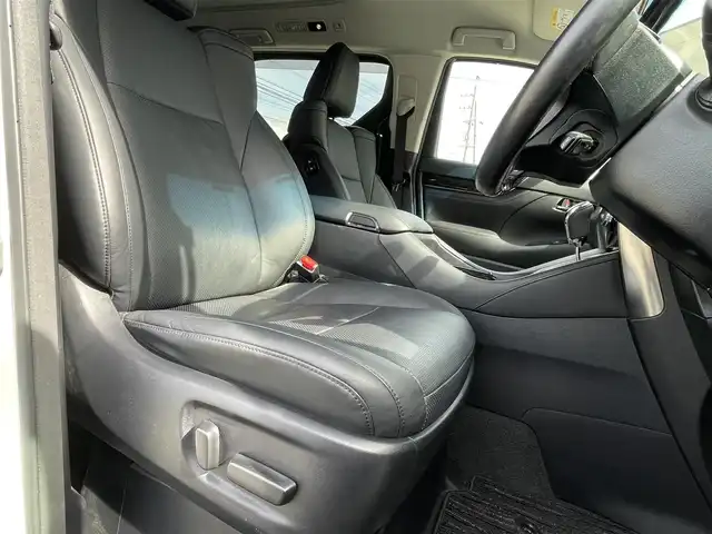 トヨタ ヴェルファイア Z Gエディション 長野県 2019(令1)年 3.4万km ホワイトパールクリスタルシャイン 社外ナビ（FM/AM、CD、DVD、BT、USB）/バックカメラ/フルセグテレビ/クルーズコントロール追従有/ビルトインETC2.0/電動リアゲート/レーンキープアシスト/ALPINEフリップダウンモニター/全席パワーシート/前席シートヒーター/フルモデリスタ/盗難防止装置/衝突軽減システム/前方ドライブレコーダー/純正フロアマット/純正１８AW/後部席サンシェード/前席シートヒーター/前席エアシート/メモリシート/ステアリングヒーター/両側パワースライドドア/前後コーナーセンサー/電動リアゲート/革ステアリング/オットマン/スペアキー（１本）/LEDオートライト/オートマチックハイビーム/ダブルサイドエアバック/カーテンエアバック/カーアロマ/エンジンスターター/保証書、取扱説明書/スペアキー（１本）
