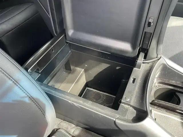 トヨタ ヴェルファイア Z Gエディション 長野県 2019(令1)年 3.4万km ホワイトパールクリスタルシャイン 社外ナビ（FM/AM、CD、DVD、BT、USB）/バックカメラ/フルセグテレビ/クルーズコントロール追従有/ビルトインETC2.0/電動リアゲート/レーンキープアシスト/ALPINEフリップダウンモニター/全席パワーシート/前席シートヒーター/フルモデリスタ/盗難防止装置/衝突軽減システム/前方ドライブレコーダー/純正フロアマット/純正１８AW/後部席サンシェード/前席シートヒーター/前席エアシート/メモリシート/ステアリングヒーター/両側パワースライドドア/前後コーナーセンサー/電動リアゲート/革ステアリング/オットマン/スペアキー（１本）/LEDオートライト/オートマチックハイビーム/ダブルサイドエアバック/カーテンエアバック/カーアロマ/エンジンスターター/保証書、取扱説明書/スペアキー（１本）