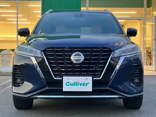 日産 キックス X ツートーンインテリアED 静岡県 2021(令3)年 6.8万km ダークブルー 純正9インチナビ（CD/DVD/BT/フルセグ）/地図SD無し/全方位カメラ/ドライブレコーダー前後/プロパイロット/ステアリングヒーター/デジタルインナーミラー/ETC/USB入力端子/純正フロアマット/純正17インチアルミホイール/合皮シート/D席N席シートヒーター/ルーフレール/ABS/横滑り防止装置/コーナーセンサー前後/レーンキープアシスト/オートライト/LEDヘッドライト/W+サイドエアバッグ/衝突軽減システム/エンジンスタートボタン/パワーステアリング/パワーウィンドウ/アイドリングストップ/スマートキー/オートエアコン
