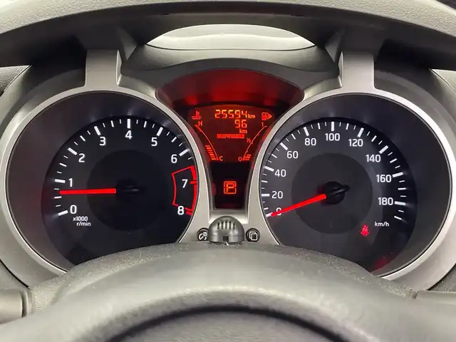 日産 ジューク 15RX Vセレクション 栃木県 2020(令2)年 2.6万km スーパーブラック 純正ナビ/(CD/DVD/フルセグTV/Bluetooth/MSV/SD/AUX)/インテリジェントエマージェンシーブレーキ/・ハイビームアシスト/・車線逸脱警報/全方位カメラ/ETC/前方ドラレコ/禁煙車/オートライト/HIDヘッドライト/横滑り防止装置/フォグランプ/スマートキー/プッシュスタート/アイドリングストップ/ステアリングスイッチ/革巻きステアリング/ウィンカーミラー/電動格納ミラー/純正17インチアルミホイール/純正フロアマット