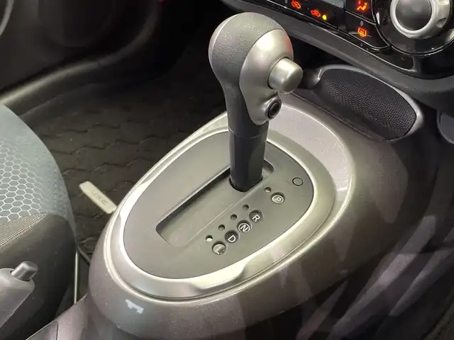 日産 ジューク 15RX Vセレクション 栃木県 2020(令2)年 2.6万km スーパーブラック 純正ナビ/(CD/DVD/フルセグTV/Bluetooth/MSV/SD/AUX)/インテリジェントエマージェンシーブレーキ/・ハイビームアシスト/・車線逸脱警報/全方位カメラ/ETC/前方ドラレコ/禁煙車/オートライト/HIDヘッドライト/横滑り防止装置/フォグランプ/スマートキー/プッシュスタート/アイドリングストップ/ステアリングスイッチ/革巻きステアリング/ウィンカーミラー/電動格納ミラー/純正17インチアルミホイール/純正フロアマット