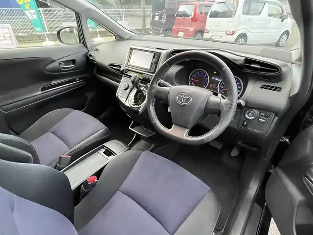 トヨタ ウィッシュ 1．8S 熊本県 2013(平25)年 16.5万km ブラック ワンオーナー/純正ナビ（NSZT-W62G）/【フルセグTV/Bluetooth/CD/DVD】/パドルシフト/オートライト/ウィンカーミラー/純正16インチAW/プッシュスタート/スマートキー/革巻きステアリング/純正フロアマット/ドアバイザー/横滑り防止装置/ABS/盗難防止装置/保証書/取扱説明書