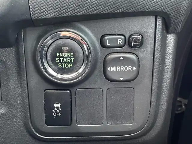 トヨタ ウィッシュ 1．8S 熊本県 2013(平25)年 16.5万km ブラック ワンオーナー/純正ナビ（NSZT-W62G）/【フルセグTV/Bluetooth/CD/DVD】/パドルシフト/オートライト/ウィンカーミラー/純正16インチAW/プッシュスタート/スマートキー/革巻きステアリング/純正フロアマット/ドアバイザー/横滑り防止装置/ABS/盗難防止装置/保証書/取扱説明書