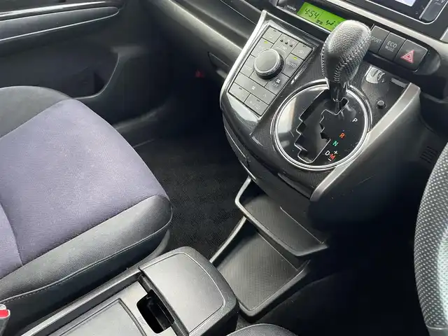 トヨタ ウィッシュ 1．8S 熊本県 2013(平25)年 16.5万km ブラック ワンオーナー/純正ナビ（NSZT-W62G）/【フルセグTV/Bluetooth/CD/DVD】/パドルシフト/オートライト/ウィンカーミラー/純正16インチAW/プッシュスタート/スマートキー/革巻きステアリング/純正フロアマット/ドアバイザー/横滑り防止装置/ABS/盗難防止装置/保証書/取扱説明書