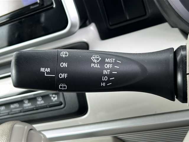 スズキ スペーシア HYBRID X 茨城県 2019(令1)年 4.4万km オフブルーメタリック/ホワイト2トーン 社外ディスプレイオーディオ/(CD・BT・ラジオ再生)/両側パワースライドドア/衝突軽減ブレーキ/コーナーセンサー/ドライブレコーダー/オートライト/フロアマット/スマートキー