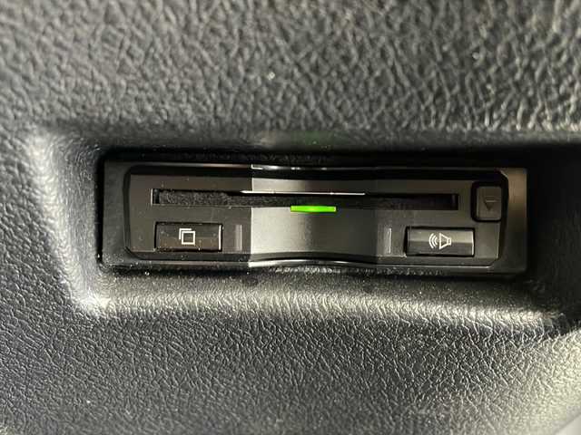 トヨタ シエンタ ハイブリッド G 茨城県 2017(平29)年 6.3万km ブラックマイカ 社外ナビ　フルセグＴＶ　Ｂｌｕｅｔｏｏｔｈ　バックモニター　衝突軽減ブレーキ　両側電動スライドドア　ＬＥＤヘッドランプ　フォグライト　純正１６インチアルミホイール　フルエアロ　ＥＴＣ　スマートキー