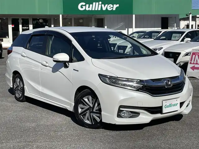 ホンダ シャトル ハイブリッド X スタイルエディション 千葉県 2016(平28)年 3.5万km ホワイトオーキッドパール あんしんパッケージ/・衝突軽減ブレーキ/・サイド＆カーテンエアバッグ/ハーフレザーシート/純正SDナビ【VXM-164VFi】/・CD/DVD/Bluetooth/フルセグTV/バックカメラ/スマートキー/クルーズコントロール/純正LEDヘッドライト/フォグランプ/パドルシフト/社外ドライブレコーダー/ビルトインETC/本革巻きステアリング/ドアバイザー