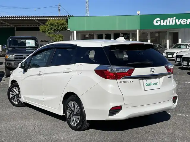 ホンダ シャトル ハイブリッド X スタイルエディション 千葉県 2016(平28)年 3.5万km ホワイトオーキッドパール あんしんパッケージ/・衝突軽減ブレーキ/・サイド＆カーテンエアバッグ/ハーフレザーシート/純正SDナビ【VXM-164VFi】/・CD/DVD/Bluetooth/フルセグTV/バックカメラ/スマートキー/クルーズコントロール/純正LEDヘッドライト/フォグランプ/パドルシフト/社外ドライブレコーダー/ビルトインETC/本革巻きステアリング/ドアバイザー