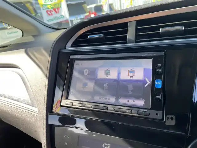 ホンダ シャトル ハイブリッド X スタイルエディション 千葉県 2016(平28)年 3.5万km ホワイトオーキッドパール あんしんパッケージ/・衝突軽減ブレーキ/・サイド＆カーテンエアバッグ/ハーフレザーシート/純正SDナビ【VXM-164VFi】/・CD/DVD/Bluetooth/フルセグTV/バックカメラ/スマートキー/クルーズコントロール/純正LEDヘッドライト/フォグランプ/パドルシフト/社外ドライブレコーダー/ビルトインETC/本革巻きステアリング/ドアバイザー