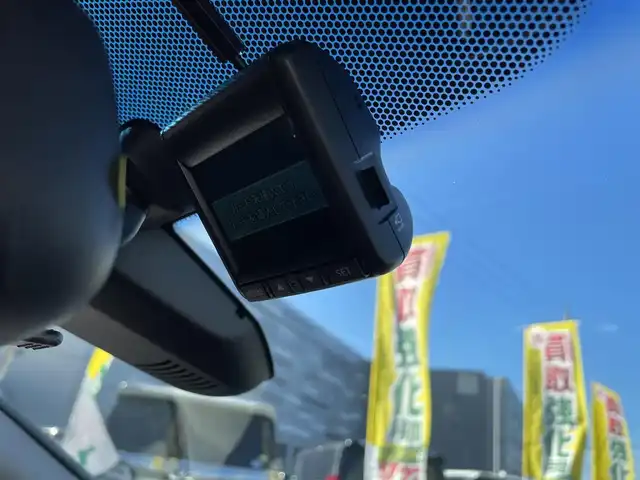 ホンダ シャトル ハイブリッド X スタイルエディション 千葉県 2016(平28)年 3.5万km ホワイトオーキッドパール あんしんパッケージ/・衝突軽減ブレーキ/・サイド＆カーテンエアバッグ/ハーフレザーシート/純正SDナビ【VXM-164VFi】/・CD/DVD/Bluetooth/フルセグTV/バックカメラ/スマートキー/クルーズコントロール/純正LEDヘッドライト/フォグランプ/パドルシフト/社外ドライブレコーダー/ビルトインETC/本革巻きステアリング/ドアバイザー