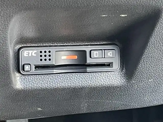 ホンダ シャトル ハイブリッド X スタイルエディション 千葉県 2016(平28)年 3.5万km ホワイトオーキッドパール あんしんパッケージ/・衝突軽減ブレーキ/・サイド＆カーテンエアバッグ/ハーフレザーシート/純正SDナビ【VXM-164VFi】/・CD/DVD/Bluetooth/フルセグTV/バックカメラ/スマートキー/クルーズコントロール/純正LEDヘッドライト/フォグランプ/パドルシフト/社外ドライブレコーダー/ビルトインETC/本革巻きステアリング/ドアバイザー