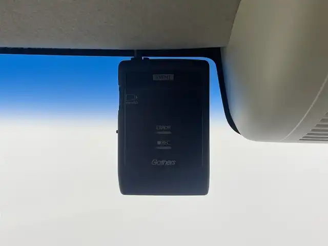 ホンダ Ｎ ＢＯＸ G L ターボ ホンダセンシング 大分県 2019(令1)年 3.7万km プレミアムアイボリーパールⅡ ホンダセンシング/・衝突軽減ブレーキ(CMBS)/・誤発進抑制機能/・後方誤発進抑制機能/・歩行者事故低減ステアリング/・路外逸脱抑制機能/・ACC(アダプティブクルーズコントロール)/・LKAS(車線維持支援システム)/・オートハイビーム/・先行車発進お知らせ機能/・標識認識機能/純正8型ナビ　型式：VXU-195NBi/【フルセグTV、DVD再生可、BT対応、USB】/ステアリングスイッチ/バックカメラ/両側電動スライドドア/ビルトインETC/純正ドライブレコーダー/パドルシフト/アイドリングストップ/横滑り防止装置/電動格納ミラー/純正フロアマット/オートライト/LEDヘッドライト/社外14インチアルミホイール