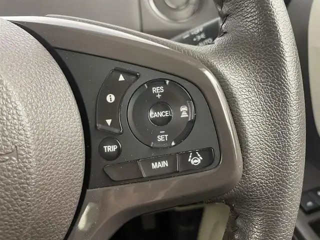 ホンダ Ｎ ＢＯＸ G L ターボ ホンダセンシング 大分県 2019(令1)年 3.7万km プレミアムアイボリーパールⅡ ホンダセンシング/・衝突軽減ブレーキ(CMBS)/・誤発進抑制機能/・後方誤発進抑制機能/・歩行者事故低減ステアリング/・路外逸脱抑制機能/・ACC(アダプティブクルーズコントロール)/・LKAS(車線維持支援システム)/・オートハイビーム/・先行車発進お知らせ機能/・標識認識機能/純正8型ナビ　型式：VXU-195NBi/【フルセグTV、DVD再生可、BT対応、USB】/ステアリングスイッチ/バックカメラ/両側電動スライドドア/ビルトインETC/純正ドライブレコーダー/パドルシフト/アイドリングストップ/横滑り防止装置/電動格納ミラー/純正フロアマット/オートライト/LEDヘッドライト/社外14インチアルミホイール