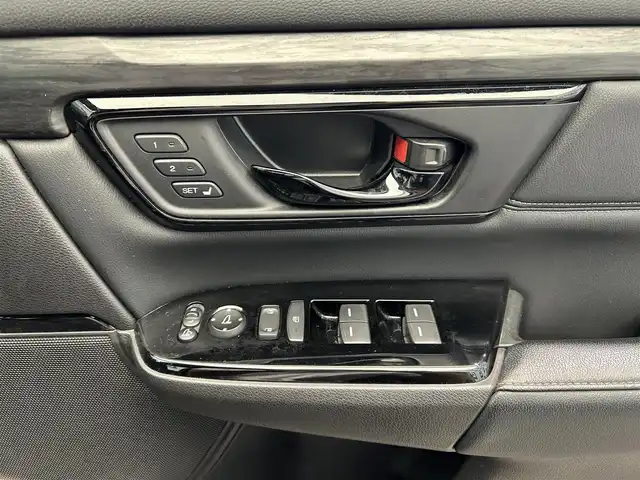 ホンダ ＣＲ－Ｖ EX・ブラックエディション 鹿児島県 2022(令4)年 3.8万km クリスタルブラックパール 禁煙車/ホンダセンシング/　・クルーズコントロール(追従走行あり)/　・レーンキープアシスト/　・ブラインドスポットモニター/　・先行車発進お知らせ機能/LEDアクティブコーナリングライト/純正ナビ(VRU-225CVi)/　・フルセグTV/　・CD/DVD/　・Bluetooth/　・SD/USB/　・AUX/　・AM/FM/バックカメラ/サンルーフ/電動リアゲート/前席パワーシート/全席シートヒーター/ステアリングヒーター/オートワイパー/電動パーキング/ブレーキホールド/ETC/自動防眩式インナーミラー/電動格納ミラー/純正フロアマット/純正アルミホイール/ステアリングリモコン