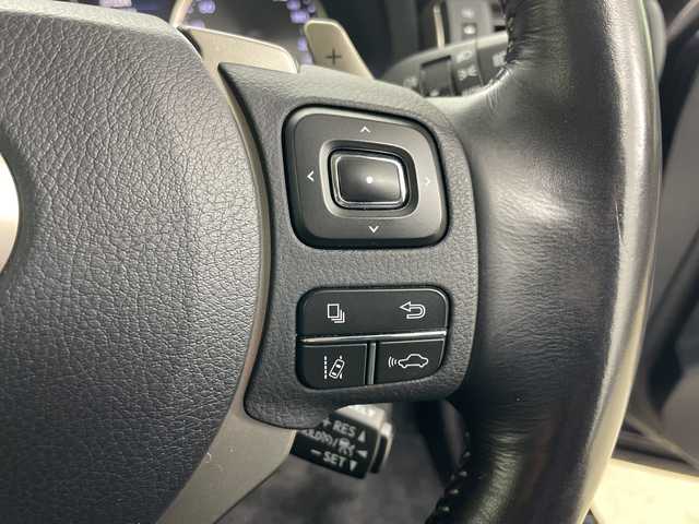 レクサス ＩＳ 300h バージョンL 道央・札幌 2017(平29)年 5.4万km ディープブルーマイカ ・4WD/・寒冷地仕様/・純正ナビ/・BT&CD&SD&フルセグTV/・バックカメラ/・レーダークルーズコントロール/・ブラインドスポットモニター/・レザーシート/・前席シートヒーター&ベンチレーション/・前席パワーシート/・電動サンシェード/・純正ドライブレコーダー/・ビルトインETC/・LEDヘッドライト/・オートライト/・オートマチックハイビーム/・スマートキー/・スペアキー