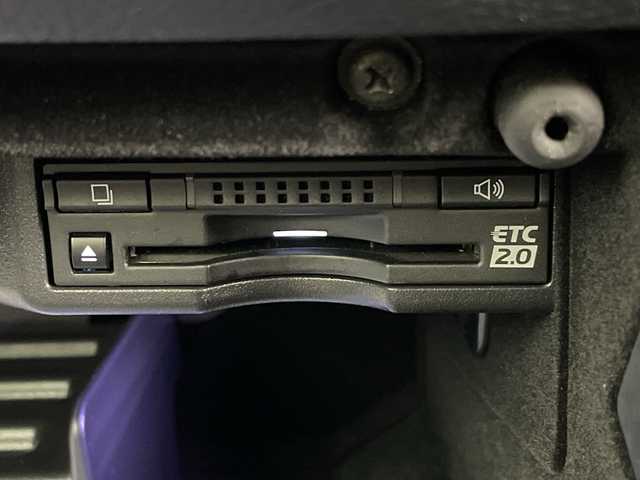 レクサス ＩＳ 300h バージョンL 道央・札幌 2017(平29)年 5.4万km ディープブルーマイカ ・4WD/・寒冷地仕様/・純正ナビ/・BT&CD&SD&フルセグTV/・バックカメラ/・レーダークルーズコントロール/・ブラインドスポットモニター/・レザーシート/・前席シートヒーター&ベンチレーション/・前席パワーシート/・電動サンシェード/・純正ドライブレコーダー/・ビルトインETC/・LEDヘッドライト/・オートライト/・オートマチックハイビーム/・スマートキー/・スペアキー