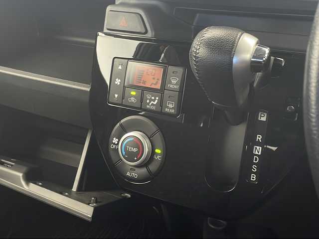 ダイハツ ウェイク G ターボ SA Ⅲ 沖縄県 2018(平30)年 4.8万km ミストブルーマイカメタリック ケンウッドナビ　（MDV-L505W)/（フルセグTV　DVD　CD　Bluetooth　SD）/バックカメラ　/ＥＴＣ　/前後ドライブレコーダー　/衝突被害軽減ブレーキ　/横滑り防止装置　/アイドリングストップ　/両側電動スライドドア　/プッシュスタート　/純正１５インチＡＷ　/ＬＥＤヘッドライト/スペアキー