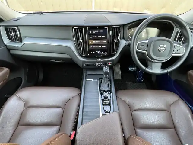 ボルボ ＸＣ６０ D4 AWD モーメンタム 香川県 2018(平30)年 4.6万km 白 純正ナビ/フルセグTV/CD/BT/USB/CarPlay/360°カメラ/衝突軽減ブレーキ/レーンキープアシスト/レーンチェンジアシスト/ブラインドスポットモニター/パークアシスト/ブラウンレザーシート/パワーシート/シートヒーター/スペアキー×1本/取説/保証書/タイヤ4本2.5mm4本交換推奨