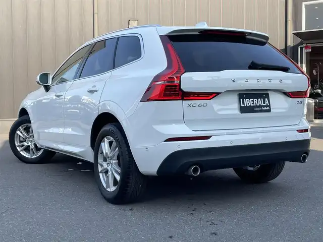 ボルボ ＸＣ６０ D4 AWD モーメンタム 香川県 2018(平30)年 4.6万km 白 純正ナビ/フルセグTV/CD/BT/USB/CarPlay/360°カメラ/衝突軽減ブレーキ/レーンキープアシスト/レーンチェンジアシスト/ブラインドスポットモニター/パークアシスト/ブラウンレザーシート/パワーシート/シートヒーター/スペアキー×1本/取説/保証書/タイヤ4本2.5mm4本交換推奨