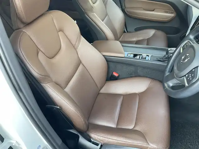ボルボ ＸＣ６０ D4 AWD モーメンタム 香川県 2018(平30)年 4.6万km 白 純正ナビ/フルセグTV/CD/BT/USB/CarPlay/360°カメラ/衝突軽減ブレーキ/レーンキープアシスト/レーンチェンジアシスト/ブラインドスポットモニター/パークアシスト/ブラウンレザーシート/パワーシート/シートヒーター/スペアキー×1本/取説/保証書/タイヤ4本2.5mm4本交換推奨