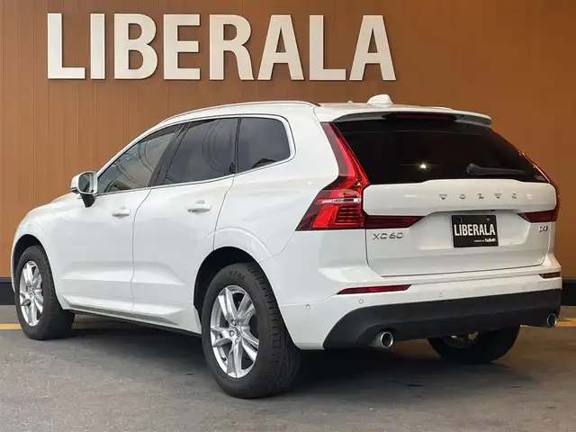 ボルボ ＸＣ６０ D4 AWD モーメンタム 高知県 2018(平30)年 4.6万km クリスタルホワイトP INTELLI SAFE/歩行者・サイクリスト・大型動物検知機能(夜間含む)/インターセクション・サポート(右折時対向車検知機能)/ステアリング・サポート(衝突回避支援機能)/オンカミング・レーン・ミティゲーション/全車追従機能付きACC/パイロット・アシスト(車線維持支援機能)/LKA/LCMA/RSI/DAC/ランオフロード・ミティゲーション/ランオフロード・プロテクション/純正HDDナビ/地デジ/CD/360°カメラシステム/Apple Car Play/純正18インチAW/パーキング・アシスト/ブラウンレザーシート/ETC2.0