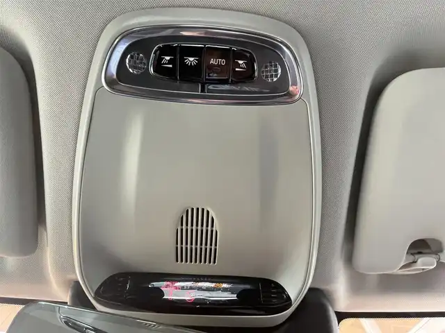 ボルボ ＸＣ６０ D4 AWD モーメンタム 高知県 2018(平30)年 4.6万km クリスタルホワイトP INTELLI SAFE/歩行者・サイクリスト・大型動物検知機能(夜間含む)/インターセクション・サポート(右折時対向車検知機能)/ステアリング・サポート(衝突回避支援機能)/オンカミング・レーン・ミティゲーション/全車追従機能付きACC/パイロット・アシスト(車線維持支援機能)/LKA/LCMA/RSI/DAC/ランオフロード・ミティゲーション/ランオフロード・プロテクション/純正HDDナビ/地デジ/CD/360°カメラシステム/Apple Car Play/純正18インチAW/パーキング・アシスト/ブラウンレザーシート/ETC2.0