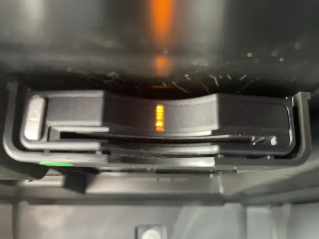 ボルボ ＸＣ６０ D4 AWD モーメンタム 高知県 2018(平30)年 4.6万km クリスタルホワイトP INTELLI SAFE/歩行者・サイクリスト・大型動物検知機能(夜間含む)/インターセクション・サポート(右折時対向車検知機能)/ステアリング・サポート(衝突回避支援機能)/オンカミング・レーン・ミティゲーション/全車追従機能付きACC/パイロット・アシスト(車線維持支援機能)/LKA/LCMA/RSI/DAC/ランオフロード・ミティゲーション/ランオフロード・プロテクション/純正HDDナビ/地デジ/CD/360°カメラシステム/Apple Car Play/純正18インチAW/パーキング・アシスト/ブラウンレザーシート/ETC2.0