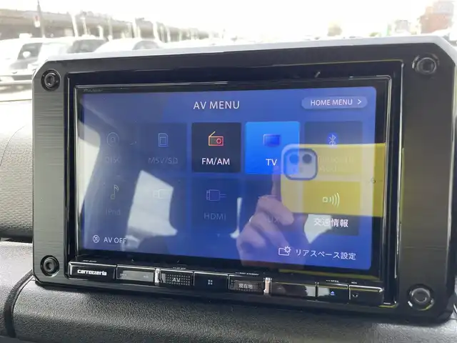 スズキ ジムニー XC 石川県 2022(令4)年 0.9万km ジャングルグリーン 4WD/ターボ/社外8型メモリーナビ/フルセグTV/バックカメラ/LEDヘッドライト/ETC/純正アルミホイール/レーダーブレーキ/シートヒーター/スマートキー/プッシュスタート/電動ミラー/クルーズコントロール/社外グリル/保証書