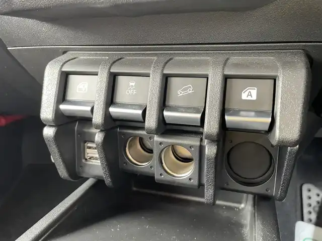 スズキ ジムニー XC 石川県 2022(令4)年 0.9万km ジャングルグリーン 4WD/ターボ/社外8型メモリーナビ/フルセグTV/バックカメラ/LEDヘッドライト/ETC/純正アルミホイール/レーダーブレーキ/シートヒーター/スマートキー/プッシュスタート/電動ミラー/クルーズコントロール/社外グリル/保証書