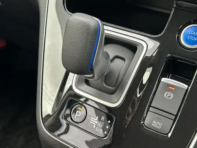 日産 セレナ e－パワー ハイウェイスター V 福岡県 2021(令3)年 4.8万km マルーンレッド 純正10型SDナビ(フルセグTV/CD/DVD/BT)アラウンドビューモニタープロパイロットエマージェンシーブレーキコーナーセンサー両側パワスラBSMドラレコETCオートホールドデジタルインナーミラーUSBポート純正LEDヘッドライト純正15インチアルミホイール純正フロアマットプッシュスタートスマートキー