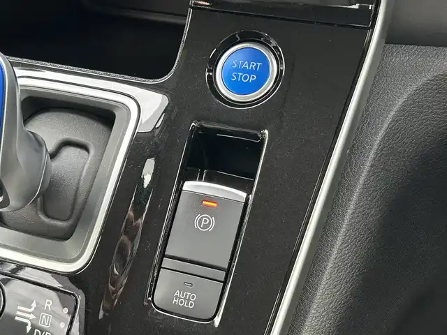 日産 セレナ e－パワー ハイウェイスター V 福岡県 2021(令3)年 4.8万km マルーンレッド 純正10型SDナビ(フルセグTV/CD/DVD/BT)アラウンドビューモニタープロパイロットエマージェンシーブレーキコーナーセンサー両側パワスラBSMドラレコETCオートホールドデジタルインナーミラーUSBポート純正LEDヘッドライト純正15インチアルミホイール純正フロアマットプッシュスタートスマートキー