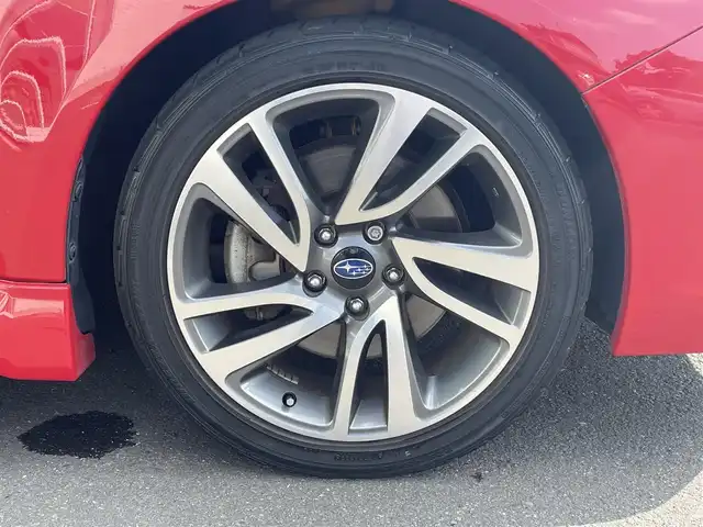 スバル レヴォーグ 1．6GT－S アイサイト 道央・札幌 2016(平28)年 5.3万km ピュアレッド ・４WD/・アイサイト/・純正SDナビ/　CD＆DVD＆BT＆TV/・バックカメラ/・サイドカメラ/・レーンキープアシスト/・レーダークルーズコントロール/・パワーシート/・ブラインドスポットモニター/・アイドリングストップ/・パドルシフト/・オートエアコン/・オートライト/・レインセンサーワイパー/・ビルトインETC/・MT付きAT/・ヒルディセントコントロール/・プッシュスタート/・スマートキー/・ステアリングスイッチ/・電動格納ミラー/・純正フロアマット/・ドアバイザー/・ウィンカーミラー/・フォグライト/・スペアキー