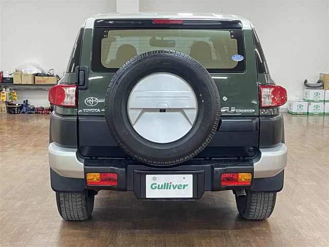トヨタ ＦＪクルーザー 道央・札幌 2013(平25)年 7.6万km 緑Ⅱ 4WD/MKW製17インチAW/純正SDナビ/・フルセグTV/CD/DVD/SD/BT/バックカメラ/社外前後ドライブレコーダー/前後コーナーセンサー/横滑り防止装置/前後フォグライト/ETC/ヘッドライトレベライザー/純正フロアマット/純正ドアバイザー/ステアリングリモコン/背面タイヤ/カーテンエアバッグ/新車時保証書/取扱説明書