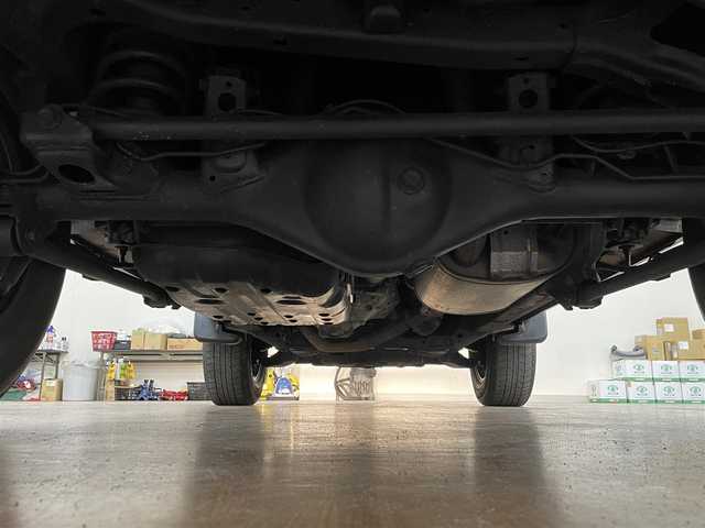 トヨタ ＦＪクルーザー 道央・札幌 2013(平25)年 7.6万km 緑Ⅱ 4WD/MKW製17インチAW/純正SDナビ/・フルセグTV/CD/DVD/SD/BT/バックカメラ/社外前後ドライブレコーダー/前後コーナーセンサー/横滑り防止装置/前後フォグライト/ETC/ヘッドライトレベライザー/純正フロアマット/純正ドアバイザー/ステアリングリモコン/背面タイヤ/カーテンエアバッグ/新車時保証書/取扱説明書
