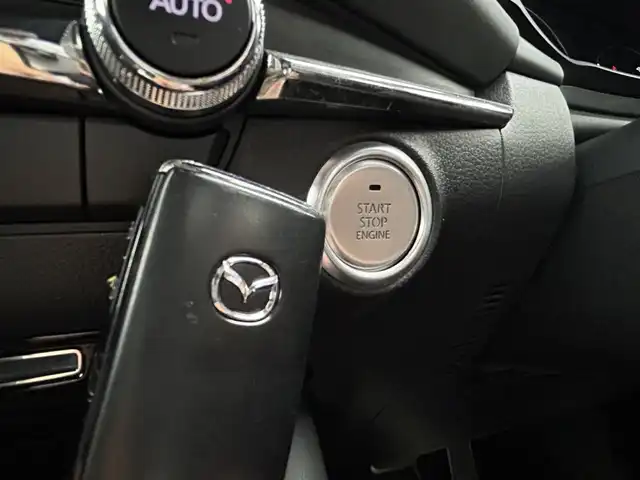 マツダ マツダ３ファストバック 15S ツーリング 群馬県 2020(令2)年 3.3万km スノーフレイクホワイトパールマイカ 純正１１．５インチナビ　３６０度カメラ　ＢＳＭ　レーダークルーズコントロール　純正１８インチＡＷ　ＨＵＤ　ステアリングリモコン　前後ドライブレコーダー　ＥＴＣ　プッシュスタート　スマートキー　禁煙車