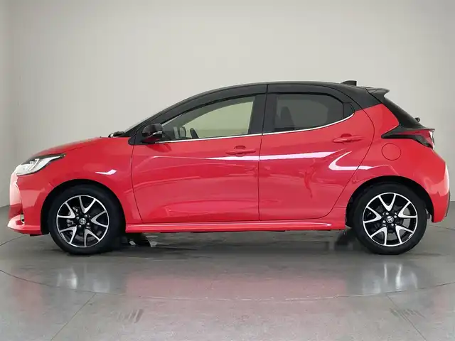 トヨタ ヤリス ハイブリッド Z 愛知県 2020(令2)年 3.4万km ブラック/コーラルクリスタルシャイン 純正８型ＤＡナビ　フルセグＴＶ　Ｂｌｕｅｔｏｏｔｈ　全方位カメラ　ＵＳＢポート　ＥＴＣ　シートヒーター　トヨタセーフティセンス　ＬＥＤヘッドライト　レーダークルコン　衝突軽減　コーナーセンサー　禁煙車