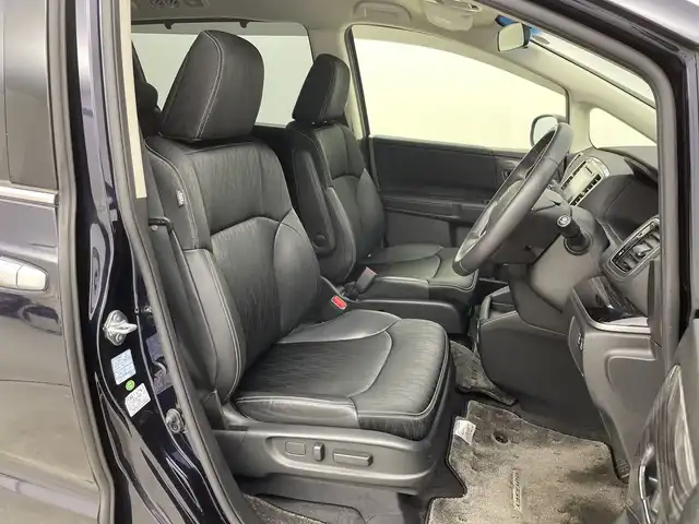 ホンダ オデッセイ ハイブリッド アブソルートセンシングアドバンP 新潟県 2017(平29)年 5.9万km プレミアムヴィーナスブラックP 純正メモリナビ/　フルセグTV/Bluetooth/CD/DVD/HDMI/ホンダセンシング/・衝突軽減ブレーキ(CMBS)/・車線維持支援システム(LKAS)/・アダプティブクルーズコントロール(ACC)/・後方誤発進抑制機能/・誤発進抑制機能/全方位モニター/両側パワースライドドア/ハーフレザーシート/運転席パワーシート/ETC/レザーステアリング/ステアリングスイッチ/LEDヘッドライト/純正17インチアルミホイール