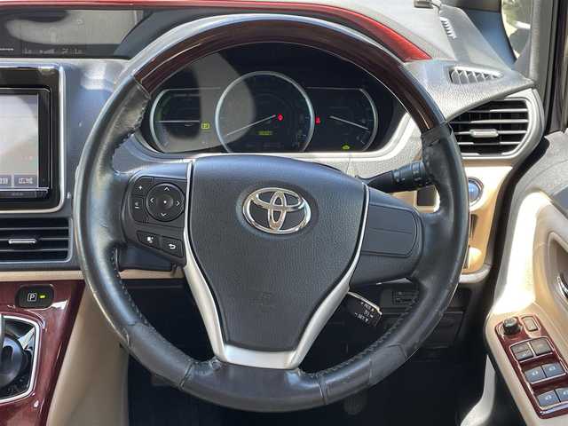 トヨタ ノア ハイブリッド G 福岡県 2015(平27)年 11.9万km ボルドーマイカメタリック (株)IDOMが運営する【じしゃロン八幡西店】の自社ローン専用車両になります。こちらは現金またはオートローンご利用時の価格です。自社ローンご希望の方は別途その旨お申付け下さい/・純正ナビ（NSZT-Y64T）/・Bluetooth/・バックカメラ/・片側パワースライド/・ドライブレコーダー/・ETC/・前席シートヒーター/・プッシュスタート/・スマートキー/・純正フロアマット