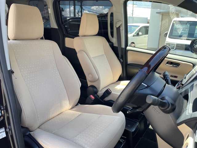 トヨタ ノア ハイブリッド G 福岡県 2015(平27)年 11.9万km ボルドーマイカメタリック (株)IDOMが運営する【じしゃロン八幡西店】の自社ローン専用車両になります。こちらは現金またはオートローンご利用時の価格です。自社ローンご希望の方は別途その旨お申付け下さい/・純正ナビ（NSZT-Y64T）/・Bluetooth/・バックカメラ/・片側パワースライド/・ドライブレコーダー/・ETC/・前席シートヒーター/・プッシュスタート/・スマートキー/・純正フロアマット