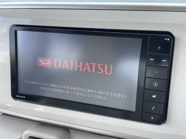 ダイハツ ムーヴ キャンバス X 茨城県 2016(平28)年 2.5万km パールホワイトⅢ 純正ナビ/【TV・CD・DVD・iPod・SD・BT・AM・FM・USB・HDMI】/Bカメラ/両側スライドドア/ステリモ/アイドリングストップ/オートライト/ヘッドライトレベライザー/ハロゲンライト/横滑り防止装置/純正フロアマット/純正ホイールカバー/電格ミラー/ドアバイザー