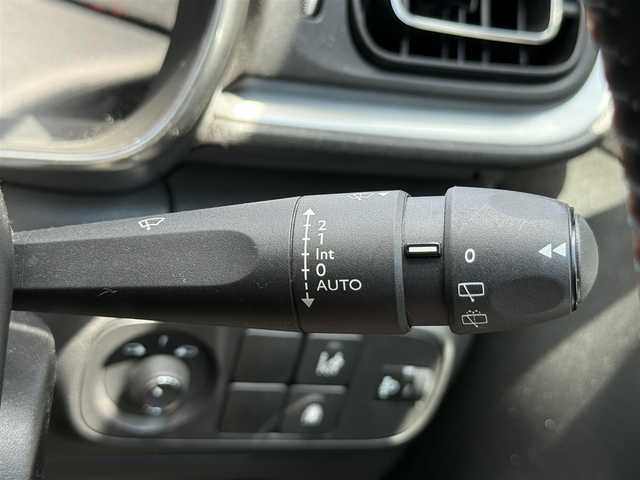 シトロエン Ｃ３ カフェエディション 静岡県 2018(平30)年 3.5万km ベージュⅡ ワンオーナー/ハーフレザーシート/ブラインドスポットアシスト/純正ナビ/(Bluetooth/MirrorLink)/衝突被害軽減システム/バックカメラ/クルーズコントロール/レーンキープアシスト/パーキングアシスト/スマートキー/ETC/フロアマット/純正17インチアルミホイール/保証書/取扱説明書/スペアキー