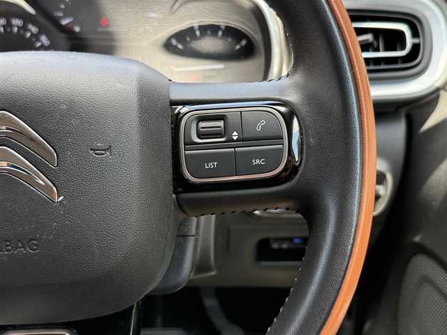 シトロエン Ｃ３ カフェエディション 静岡県 2018(平30)年 3.5万km ベージュⅡ ワンオーナー/ハーフレザーシート/ブラインドスポットアシスト/純正ナビ/(Bluetooth/MirrorLink)/衝突被害軽減システム/バックカメラ/クルーズコントロール/レーンキープアシスト/パーキングアシスト/スマートキー/ETC/フロアマット/純正17インチアルミホイール/保証書/取扱説明書/スペアキー