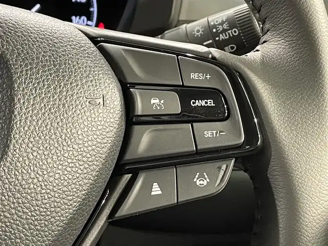 ホンダ ＷＲ－Ｖ Z ブラックスタイル 愛知県 2025(令7)年 0.2万km オブシダンブルーパール 純正８インチディスプレイオーディオ　/（FM/AM/AppleCarPlay/AndroidAuto/Bluetooth/USB/HDMI)/ホンダセンシング　/　　-衝突軽減ブレーキ　/　　-誤発進抑制機能/　　-アダプティブクルーズコントロール　　/　　-路線逸脱抑制機能/　　-先行車発進お知らせ機能/　　-標識認識機能/　　-オートハイビーム/　　-車線維持支援システム/ハーフレザーシート　/ＬＥＤヘッドライト　/LEDフォグランプ/バックカメラ　/パドルシフト　/横滑り防止装置/USB接続/プッシュスタート/　　-スマートキー