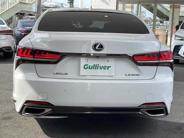 レクサス ＬＳ 500 Fスポーツ 京都府 2018(平30)年 6.1万km ホワイトノーヴァガラスフレーク レクサスセーフティシステム/プリクラッシュセーフティ/レーンキープアシスト/レーダークルーズコントロール/オートマチックハイビーム/サンルーフ　/３眼ＬＥＤライト　/ＨＵＶ　/ＢＳＭ　/PKSA/クリアランスソナー/ナノイー　/パノラミックビューモニター　/メモリーパワーシート/リアサンシェード　/Ｍｉｒａｃａｓｔ　/パドルシフト　/シートヒーター＆ベンチレーター　/アイドリングストップ/Bluetooth接続/純正メーカーナビ　12.3インチ/純正オプションドライブレコーダー/BBS AW２１インチ/プッシュスタート/ウィンカーミラー/フルセグTV/ブレーキホールド/電動リアゲート/禁煙車