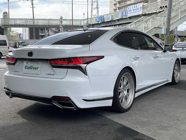 レクサス ＬＳ 500 Fスポーツ 京都府 2018(平30)年 6.1万km ホワイトノーヴァガラスフレーク レクサスセーフティシステム/プリクラッシュセーフティ/レーンキープアシスト/レーダークルーズコントロール/オートマチックハイビーム/サンルーフ　/３眼ＬＥＤライト　/ＨＵＶ　/ＢＳＭ　/PKSA/クリアランスソナー/ナノイー　/パノラミックビューモニター　/メモリーパワーシート/リアサンシェード　/Ｍｉｒａｃａｓｔ　/パドルシフト　/シートヒーター＆ベンチレーター　/アイドリングストップ/Bluetooth接続/純正メーカーナビ　12.3インチ/純正オプションドライブレコーダー/BBS AW２１インチ/プッシュスタート/ウィンカーミラー/フルセグTV/ブレーキホールド/電動リアゲート/禁煙車
