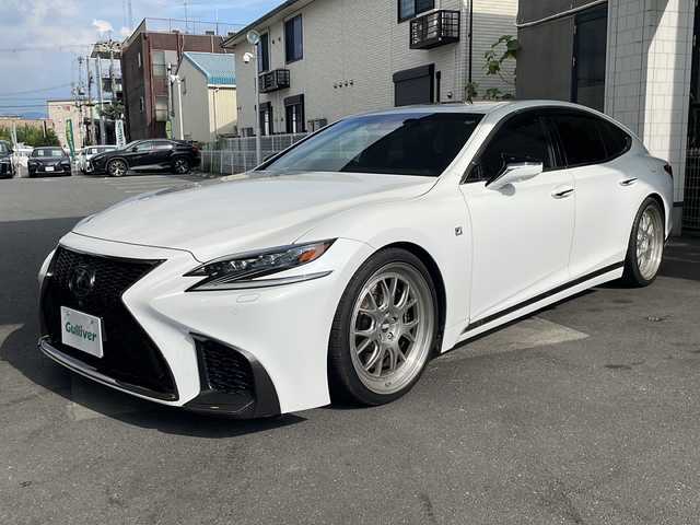 レクサス ＬＳ 500 Fスポーツ 京都府 2018(平30)年 6.1万km ホワイトノーヴァガラスフレーク レクサスセーフティシステム/プリクラッシュセーフティ/レーンキープアシスト/レーダークルーズコントロール/オートマチックハイビーム/サンルーフ　/３眼ＬＥＤライト　/ＨＵＶ　/ＢＳＭ　/PKSA/クリアランスソナー/ナノイー　/パノラミックビューモニター　/メモリーパワーシート/リアサンシェード　/Ｍｉｒａｃａｓｔ　/パドルシフト　/シートヒーター＆ベンチレーター　/アイドリングストップ/Bluetooth接続/純正メーカーナビ　12.3インチ/純正オプションドライブレコーダー/BBS AW２１インチ/プッシュスタート/ウィンカーミラー/フルセグTV/ブレーキホールド/電動リアゲート/禁煙車
